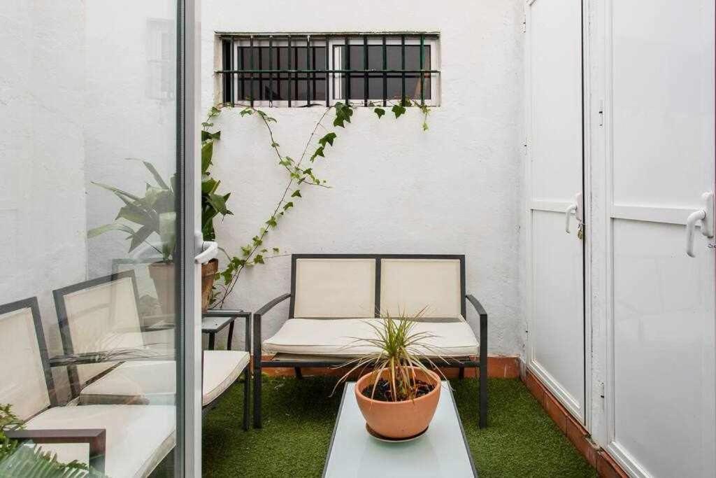 Lujoso Apartamento Con Patio En Triana Sevilla Zewnętrze zdjęcie