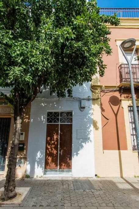 Lujoso Apartamento Con Patio En Triana Sevilla Zewnętrze zdjęcie
