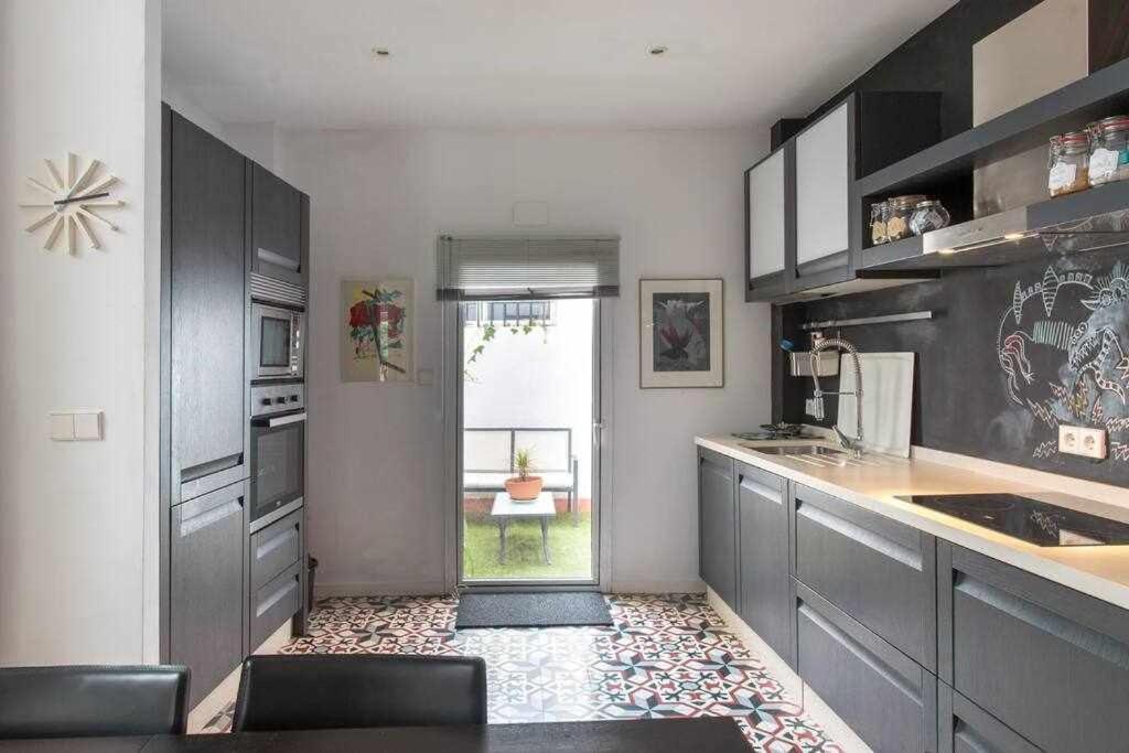 Lujoso Apartamento Con Patio En Triana Sevilla Zewnętrze zdjęcie